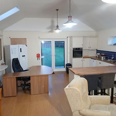 Pay2Stay Chester Bagian luar foto
