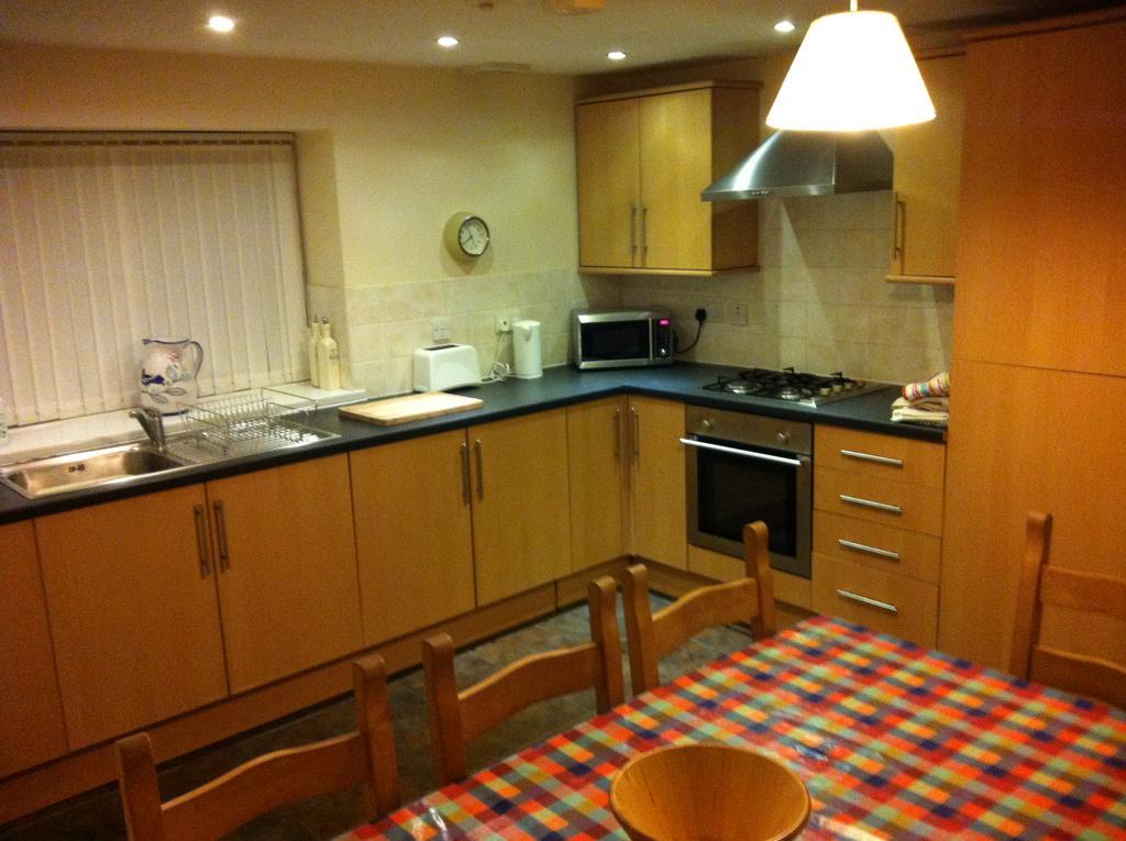 Pay2Stay Chester Bagian luar foto
