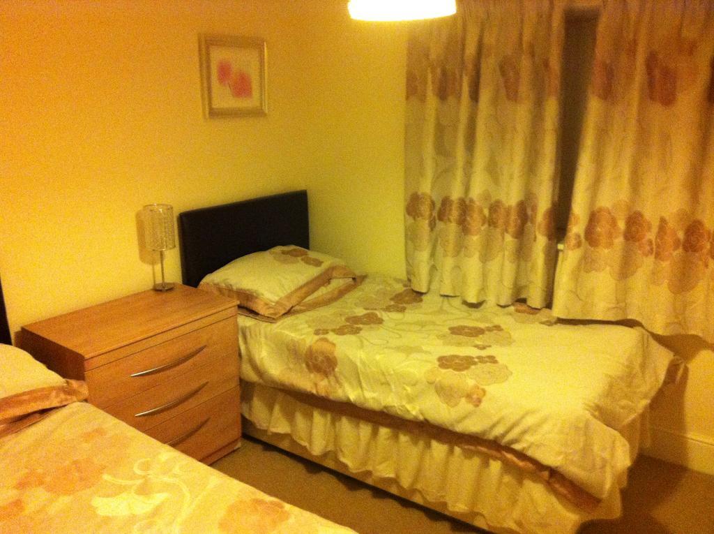 Pay2Stay Chester Bagian luar foto